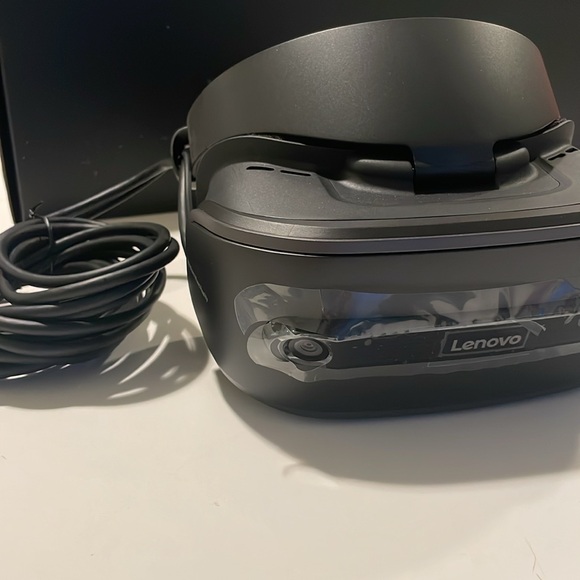 Lenovo Explorer with Motion Controllers - Picture 8 of 11
